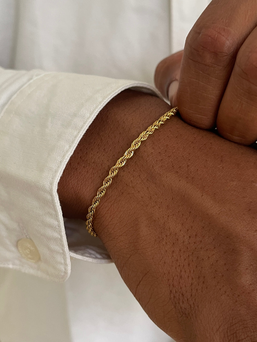 Rope Bracelet 18K gold men close up SOC.BCLUB